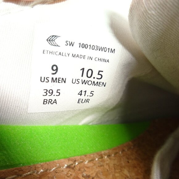 Cariuma  off White sneakers size  W. 10.5, M 9, lace up, cork padded insole, NWT - Picture 4 of 16